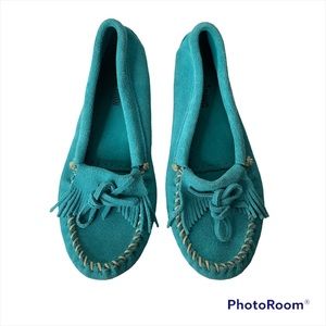 Women's Minnetonka Kilty Hardsole Slippers Size 9 Color Turquoise